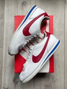 OG Forrest Gump Nike Men’s White Sneakers with Red Swoosh and Blue Stripe